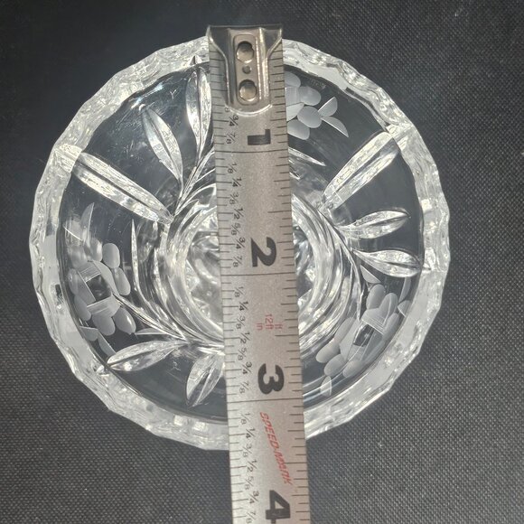 Small 3 Footed Crystal Floral Etched Posy Vase Mid Century Glass Elegant Home - Picture 9 of 11
